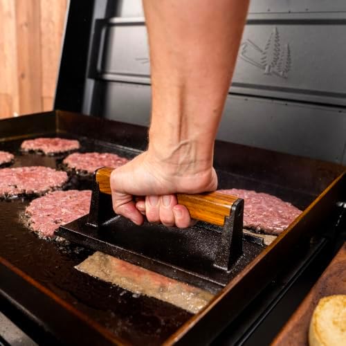 Traeger Irontop 2-Burner Griddle, 504 Sq In, Even Heat, Wind Guards - Image 3